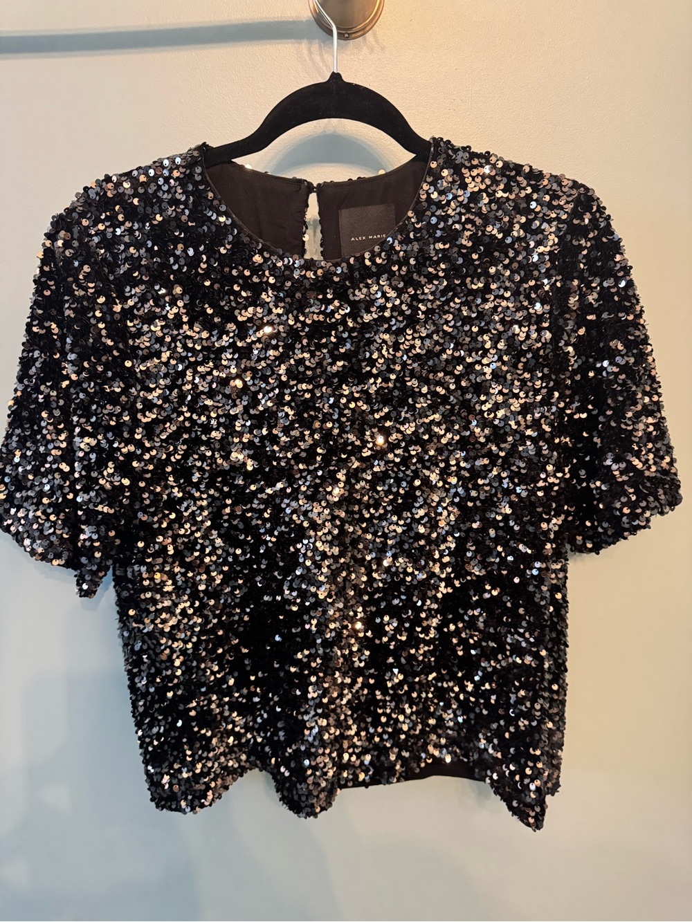 Alex Marie Black Sequin Short Sleeve Top, XL.